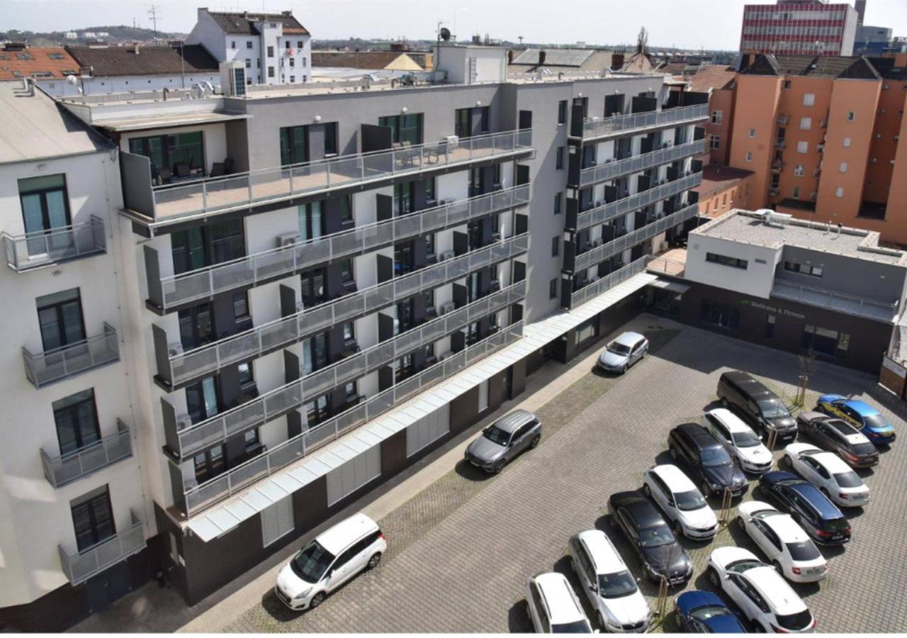 Efi Palace Hotel 布尔诺 外观 照片